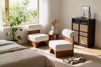 Fauteuil d'appoint en bouclé et hévéa avec dossier roulé